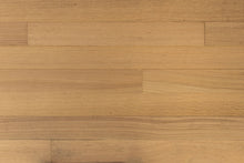 Load image into Gallery viewer, Solid Red Oak Sample